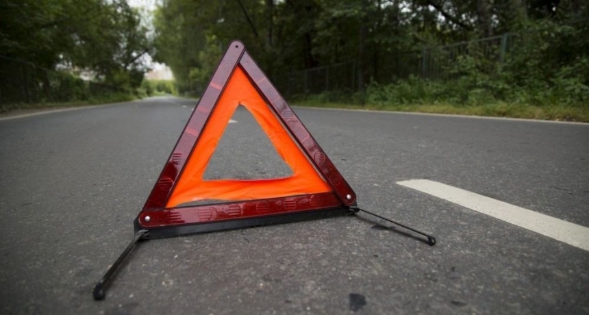 Во Львовской области водитель ВАЗ-2121 сбил пешехода, слетел в реку и умер