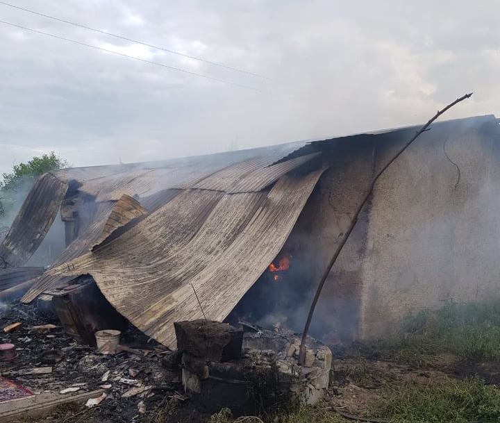 На Николаевщине сгорел жилой дом: погибли два человека