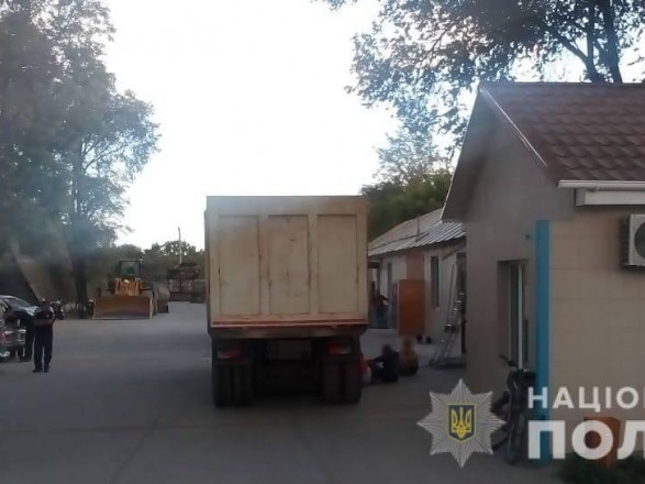 В Одесской области шестилетняя девочка погибла под колесами грузовика