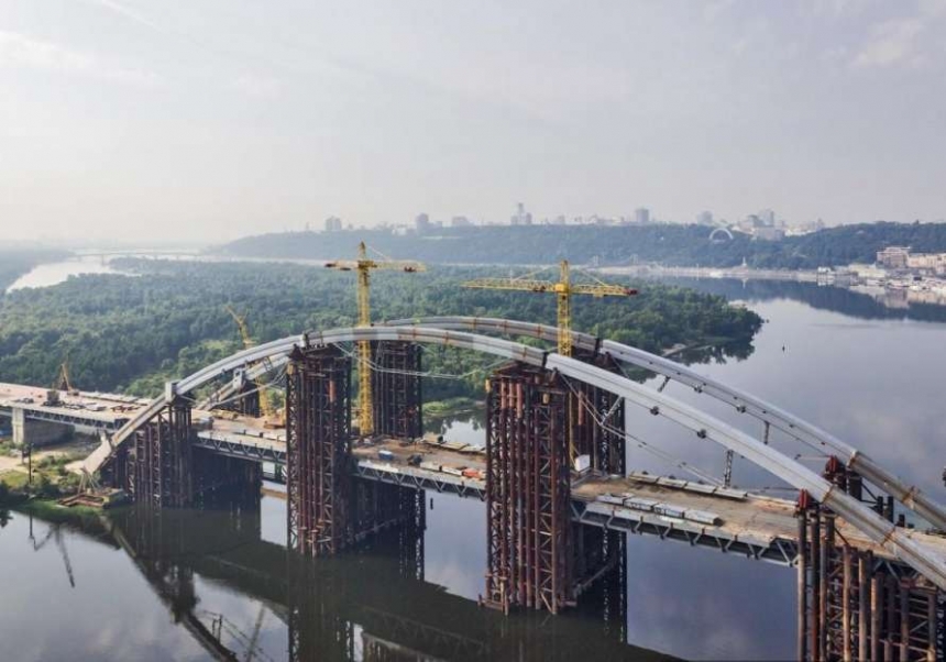 К расхитителям бюджетных средств на строительстве Подольского моста нагрянули силовики