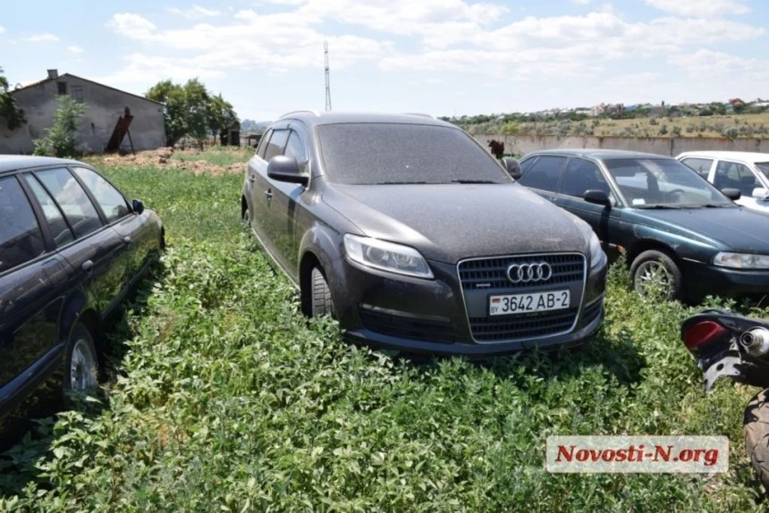 Афера с продажей машин со штрафплощадки в Николаеве: транспорт продавали, как металлолом