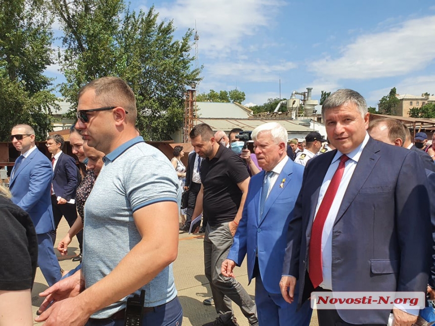 Аваков с рабочим визитом побывал на «Нибулоне»