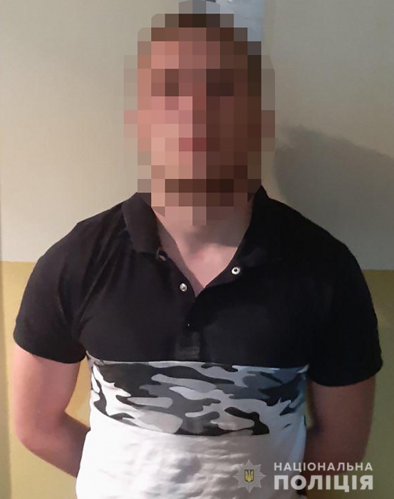 В Кирриловке отдыхающий избил полицейского, проверявшего соблюдение карантина