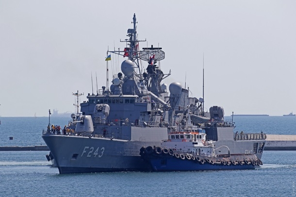 В Одессу зашли пять кораблей НАТО. Видео