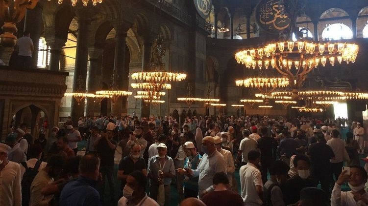 Турция назвала враждебной реакцию Греции на мусульманскую молитву в соборе Святой Софии
