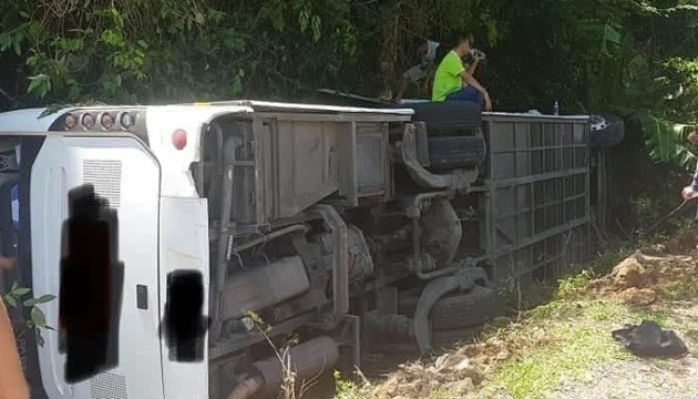 Во Вьетнаме перевернулся автобус: 15 погибших