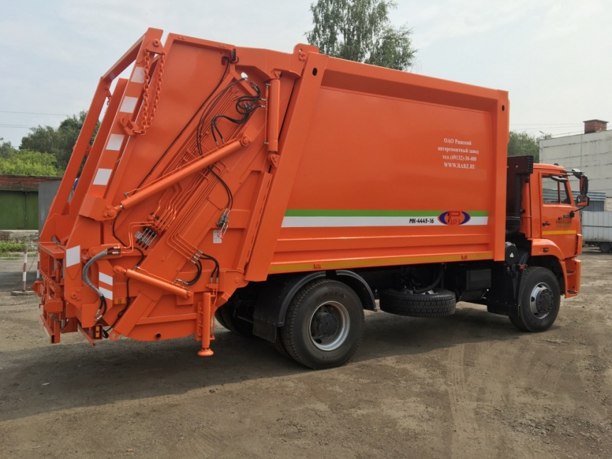 В Николаеве ДЖКХ приобрел мусоровоз за 3,4 миллиона