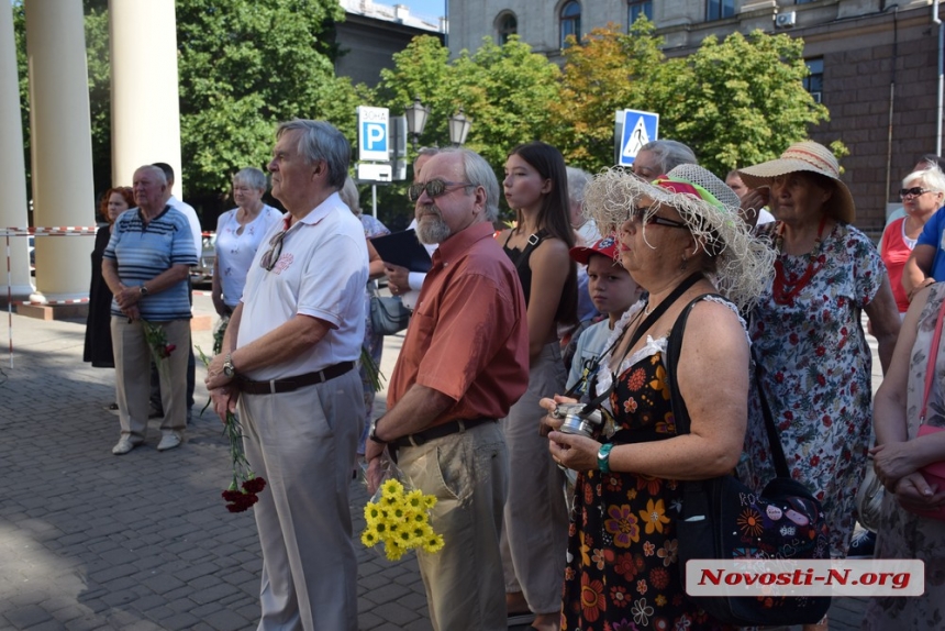 В Николаеве открыли мемориальную доску Николаю Кравченко. ФОТОРЕПОРТАЖ