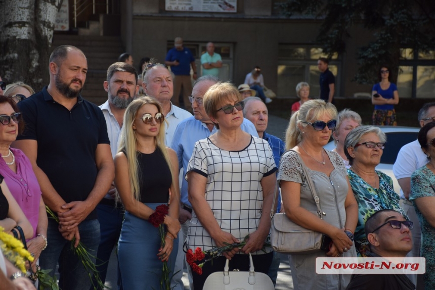 В Николаеве открыли мемориальную доску Николаю Кравченко. ФОТОРЕПОРТАЖ