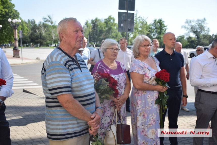 В Николаеве открыли мемориальную доску Николаю Кравченко. ФОТОРЕПОРТАЖ