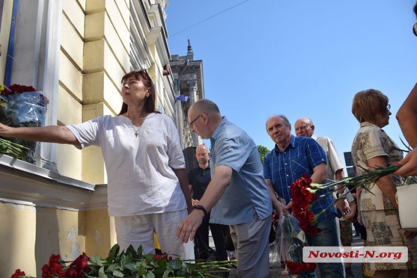 В Николаеве открыли мемориальную доску Николаю Кравченко. ФОТОРЕПОРТАЖ