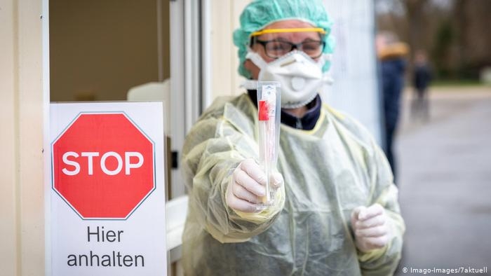 В ВОЗ назвали главных распространителей коронавируса в Европе 