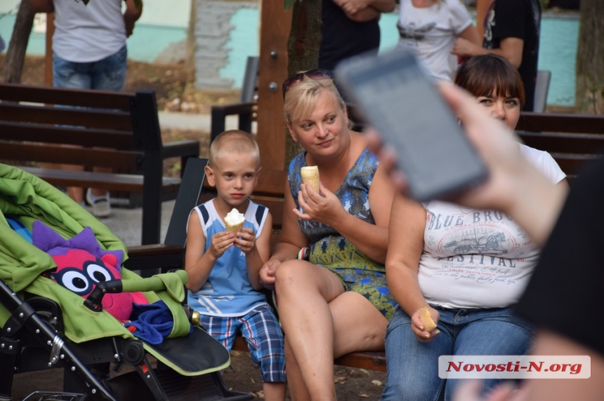 В Николаеве торжественно открыли «Витовский» сквер. ФОТОРЕПОРТАЖ