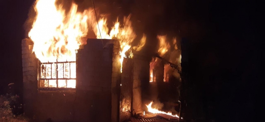В Николаеве ночью горел жилой дом