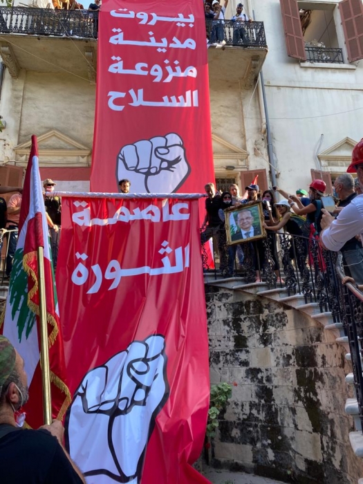 Премьер Ливана на фоне протестов согласился на досрочные выборы
