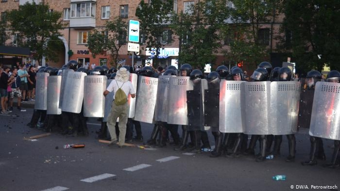 В Беларуси капитана милиции задержали за поддержку протестующих