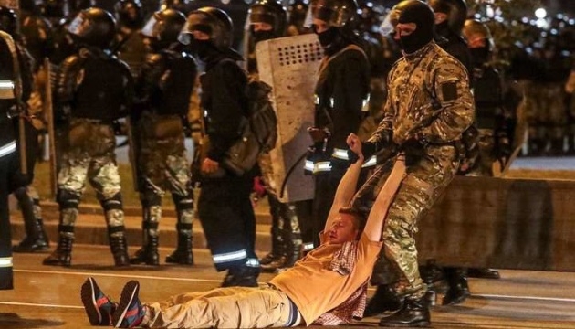 В МВД Беларуси опровергают издевательства над задержанными