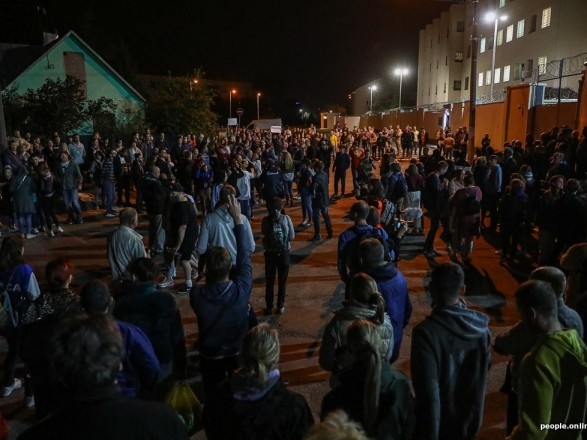 В Минске начали массово отпускать задержанных, стали известны детали издевательств