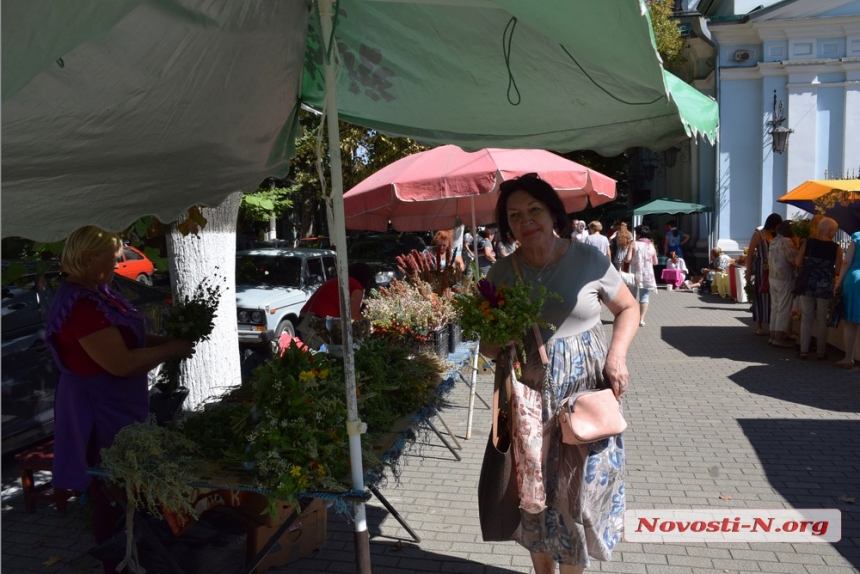 В Николаеве отмечают Медовый спас. ФОТОРЕПОРТАЖ