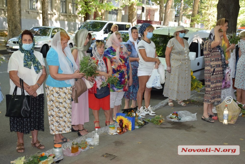 В Николаеве отмечают Медовый спас. ФОТОРЕПОРТАЖ