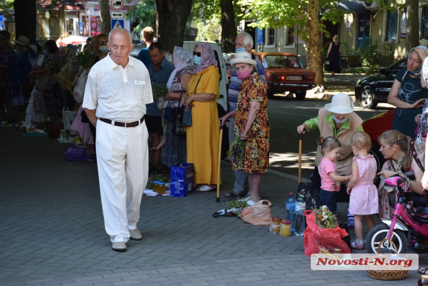 В Николаеве отмечают Медовый спас. ФОТОРЕПОРТАЖ