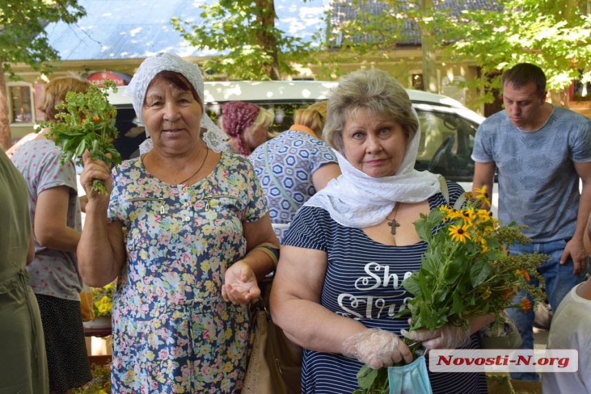 В Николаеве отмечают Медовый спас. ФОТОРЕПОРТАЖ