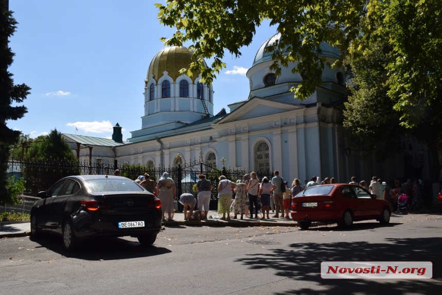 В Николаеве отмечают Медовый спас. ФОТОРЕПОРТАЖ