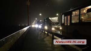 На Ингульском мосту огромная пробка: в заторе происходят ДТП