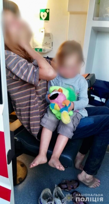 В Херсоне 20-летняя девушка пыталась повеситься с ребенком на руках