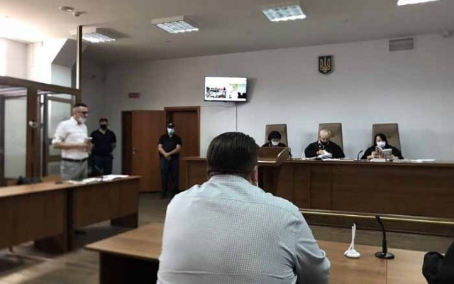 «Новая Врадиевка»: николаевский суд отпустил полицейского, расстрелявшего экс-мужа подруги