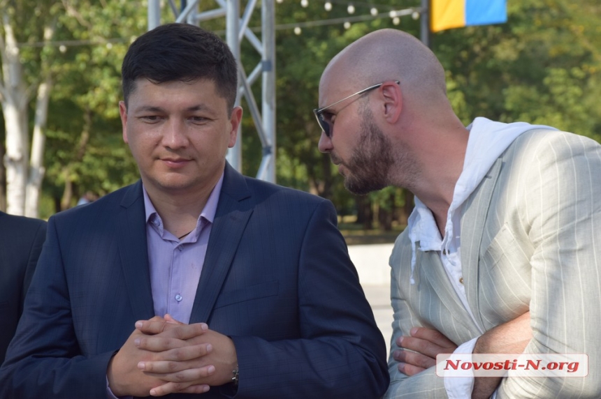Фоторепортаж с визита Зеленского на 8-й причал в Николаеве