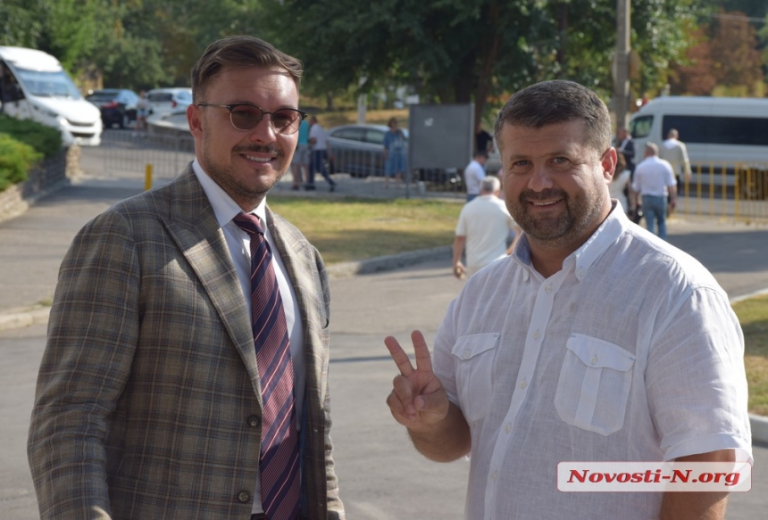 Фоторепортаж с визита Зеленского на 8-й причал в Николаеве