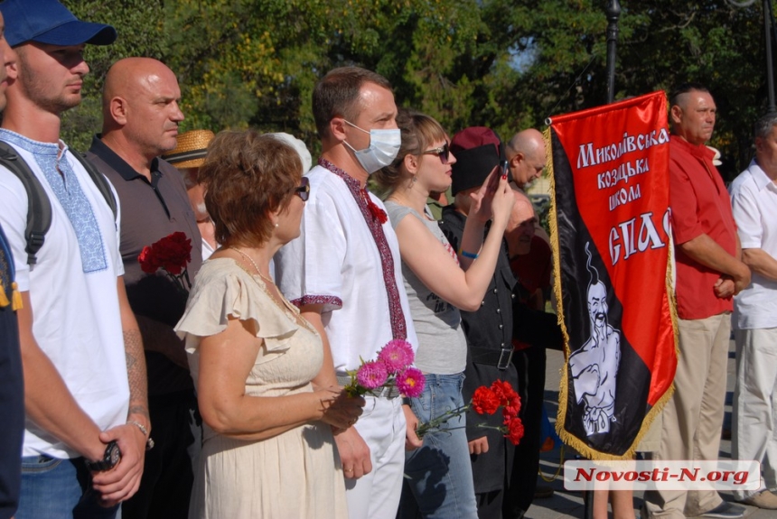 День независимости: в Николаеве националисты провели шествие