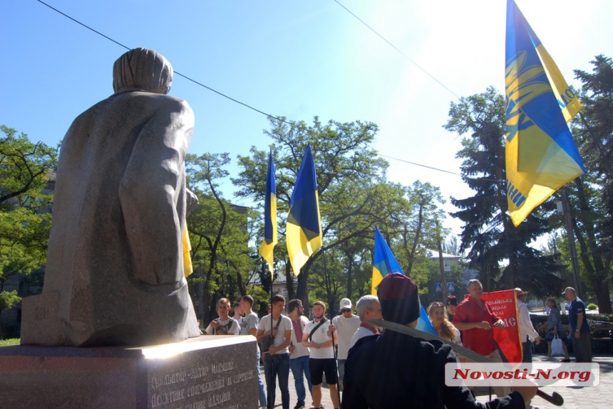 День независимости: в Николаеве националисты провели шествие