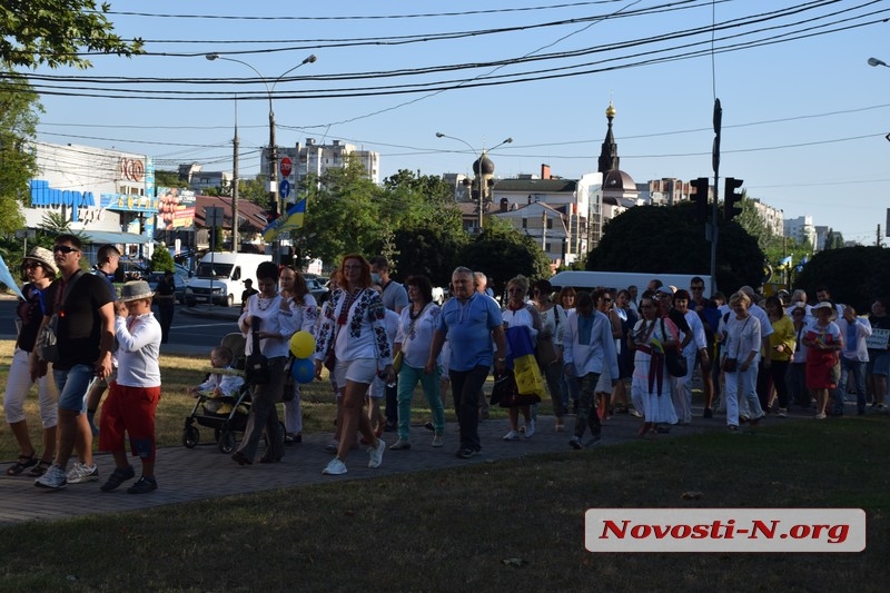 В Николаеве прошел традиционный марш вышиванок