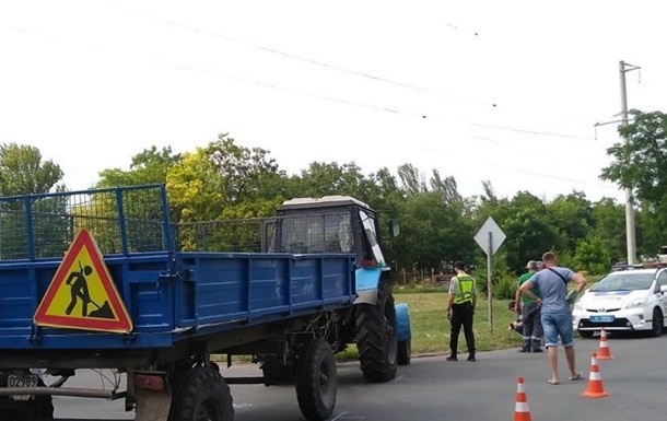 Жители села в Волынской области отбили у полицейских трактор