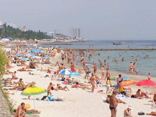 На всех пляжах Одессы вода в море соответствует санитарным нормам