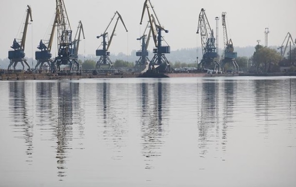 Пляжи Запорожья закрыли из-за загадочного пятна на воде