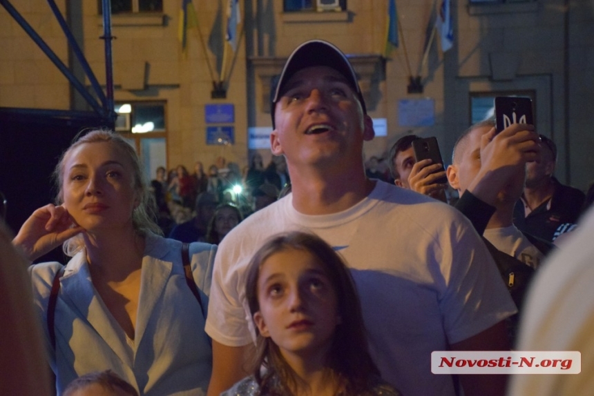фото из Архива "Новости-N" празднование Дня города в 2019 году. На фото Александр Сенкевич со своей женой Екатериной и дочерью Машей