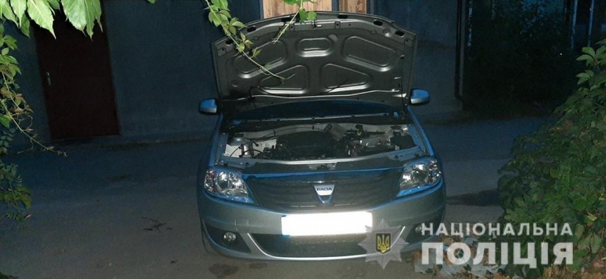 В Николаеве подожгли автомобиль Dacia Logan