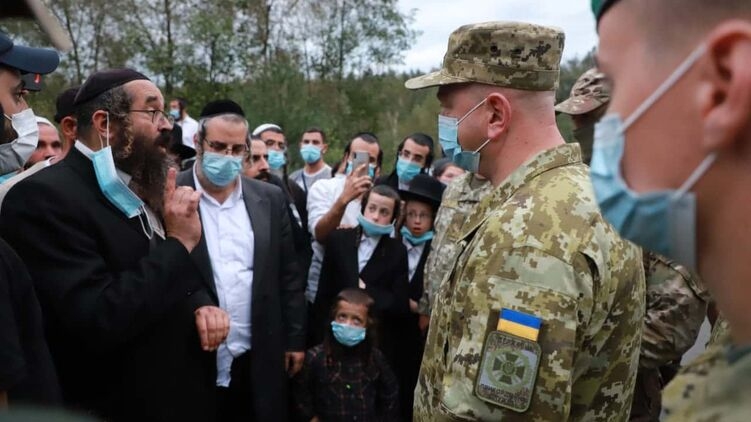 Украина отказалась впускать в страну хасидов, Израиль решение поддержал