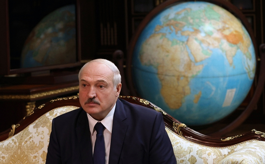 С 5 ноября Лукашенко перестанет считаться президентом Беларуси - Европарламент