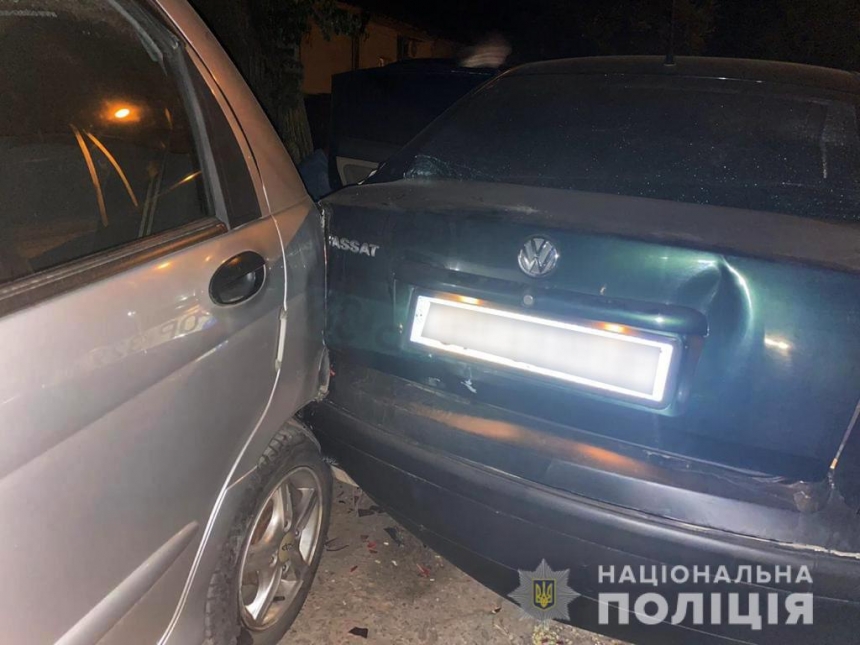 В Николаеве воры, сбегая от полиции, врезались в четыре припаркованные машины