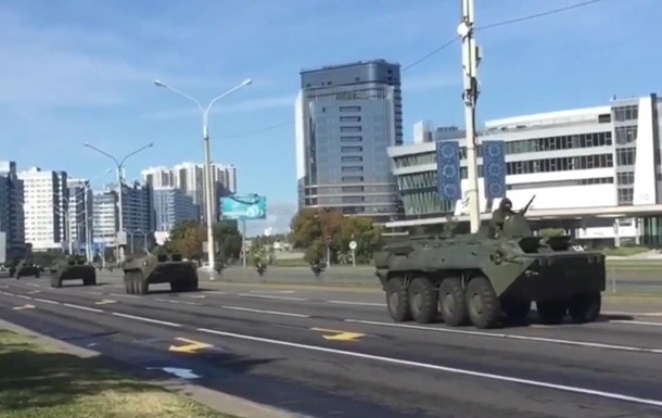 В центре Минска появилась бронетехника. ВИДЕО