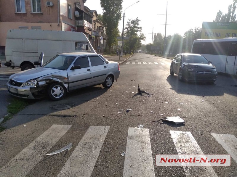 В Николаеве «Опель» протаранил «ВАЗ»: пострадала пассажирка
