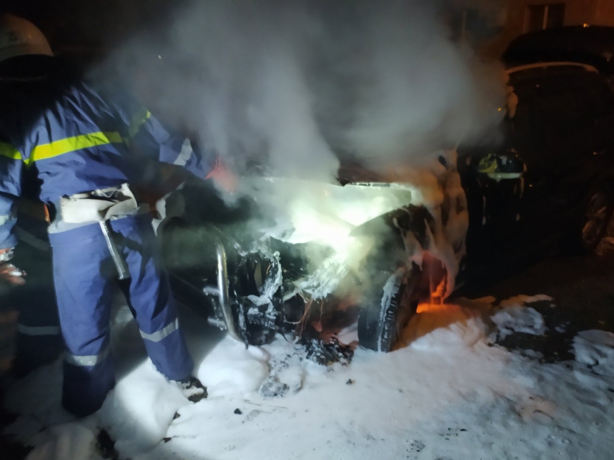 В Николаевской области по неизвестным причинам загорелся автомобиль «Хюндай»