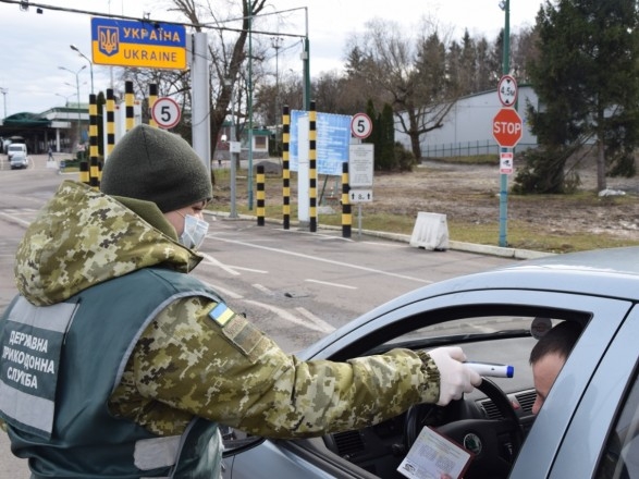 Правила въезда иностранцев в Украину на время карантина снова изменили
