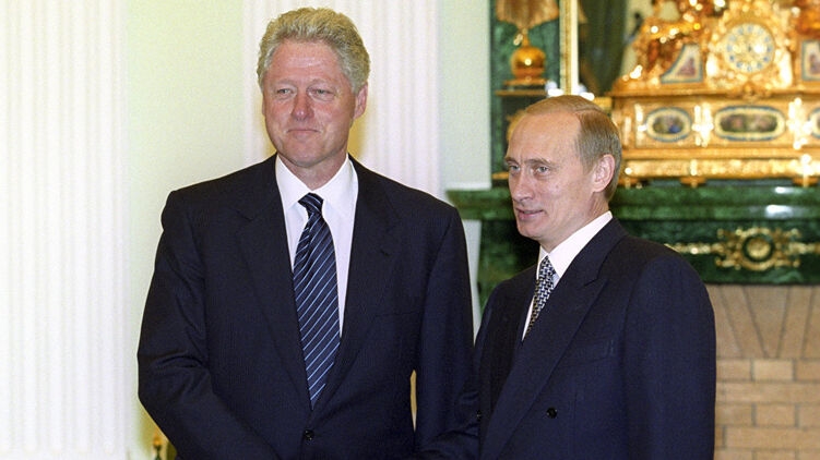 Опубликованы стенограммы обсуждения гибели "Курска" Путиным и Клинтоном