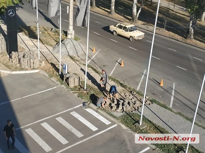 Юрий Гранатуров об укладке тротуарной плитки в Николаеве: «Нет ни системы, ни логики»