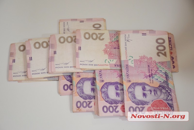 В августе средняя зарплата в Николаевской области уменьшилась до 11266 грн